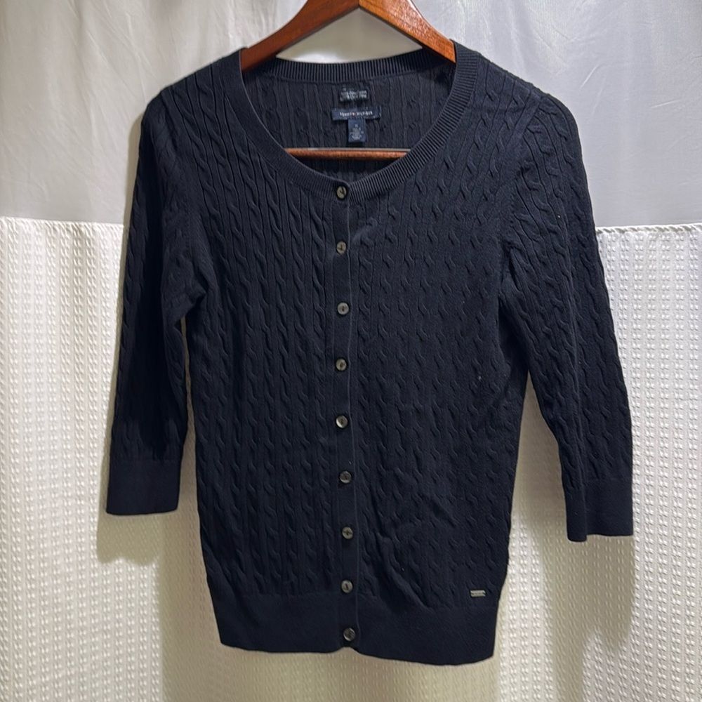 Tommy Hilfiger Sweater!!!